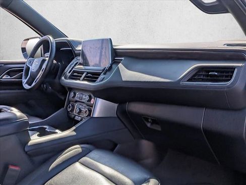 Used 2024 Chevrolet Suburban LT image 20