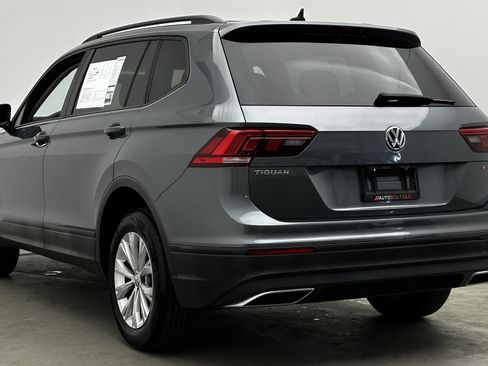 Used 2020 Volkswagen Tiguan S image 5
