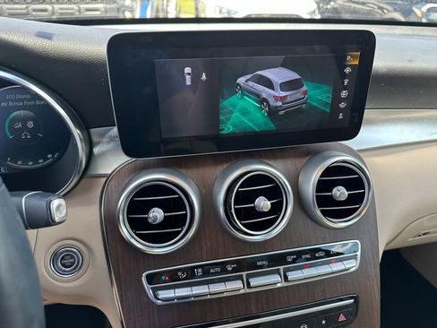 Used 2022 Mercedes-Benz GLC 300 4MATIC w/ Premium Package Lite image 24