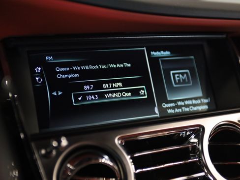 Used 2016 Rolls-Royce Wraith RWD image 25