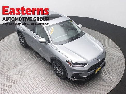 Used 2025 Honda HR-V EX-L image 3