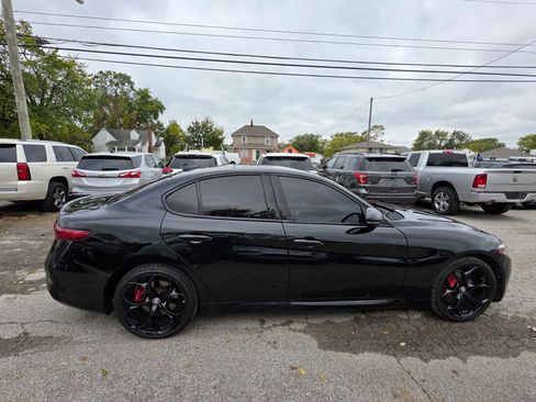 Used 2021 Alfa Romeo Giulia Ti w/ Nero Edizione image 5
