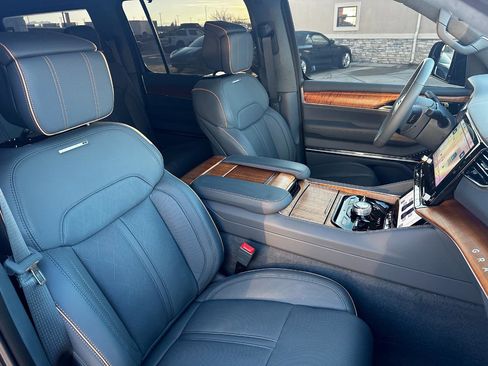 Used 2022 Jeep Grand Wagoneer Series II w/ Flexible Seating Group image 46
