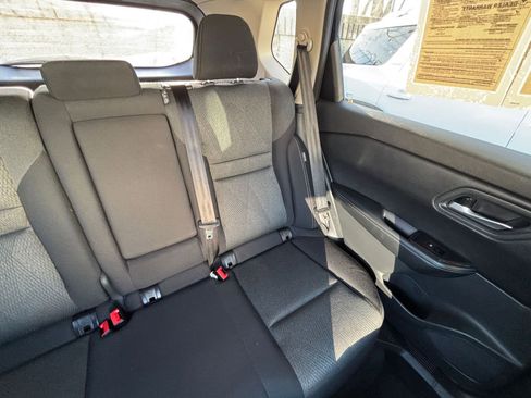 Used 2025 Nissan Rogue SV image 39