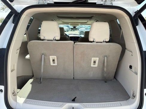 Used 2020 GMC Acadia Denali w/ Technology Package FWD image 17
