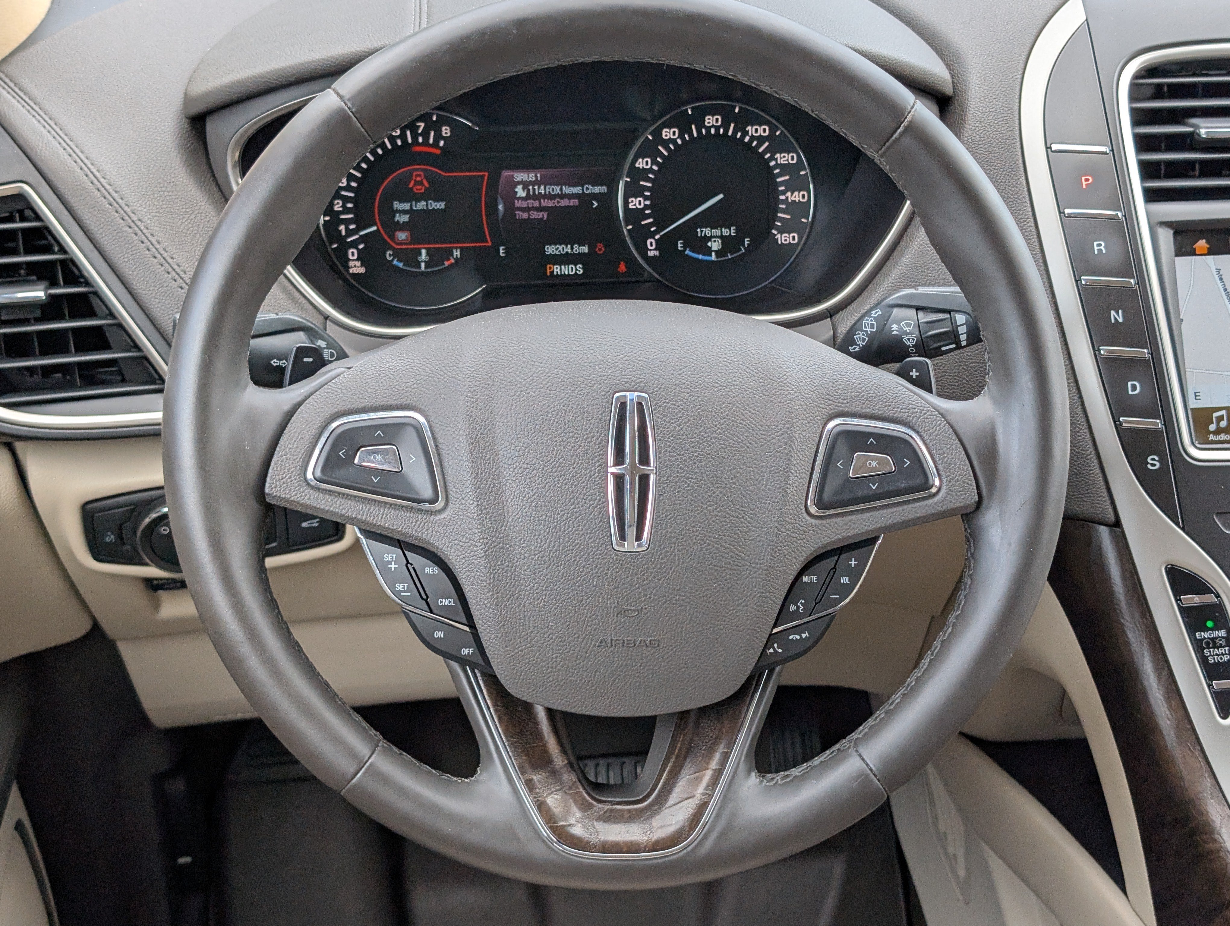 Used 2016 Lincoln MKX Reserve w/ Climate Package FWD image 12