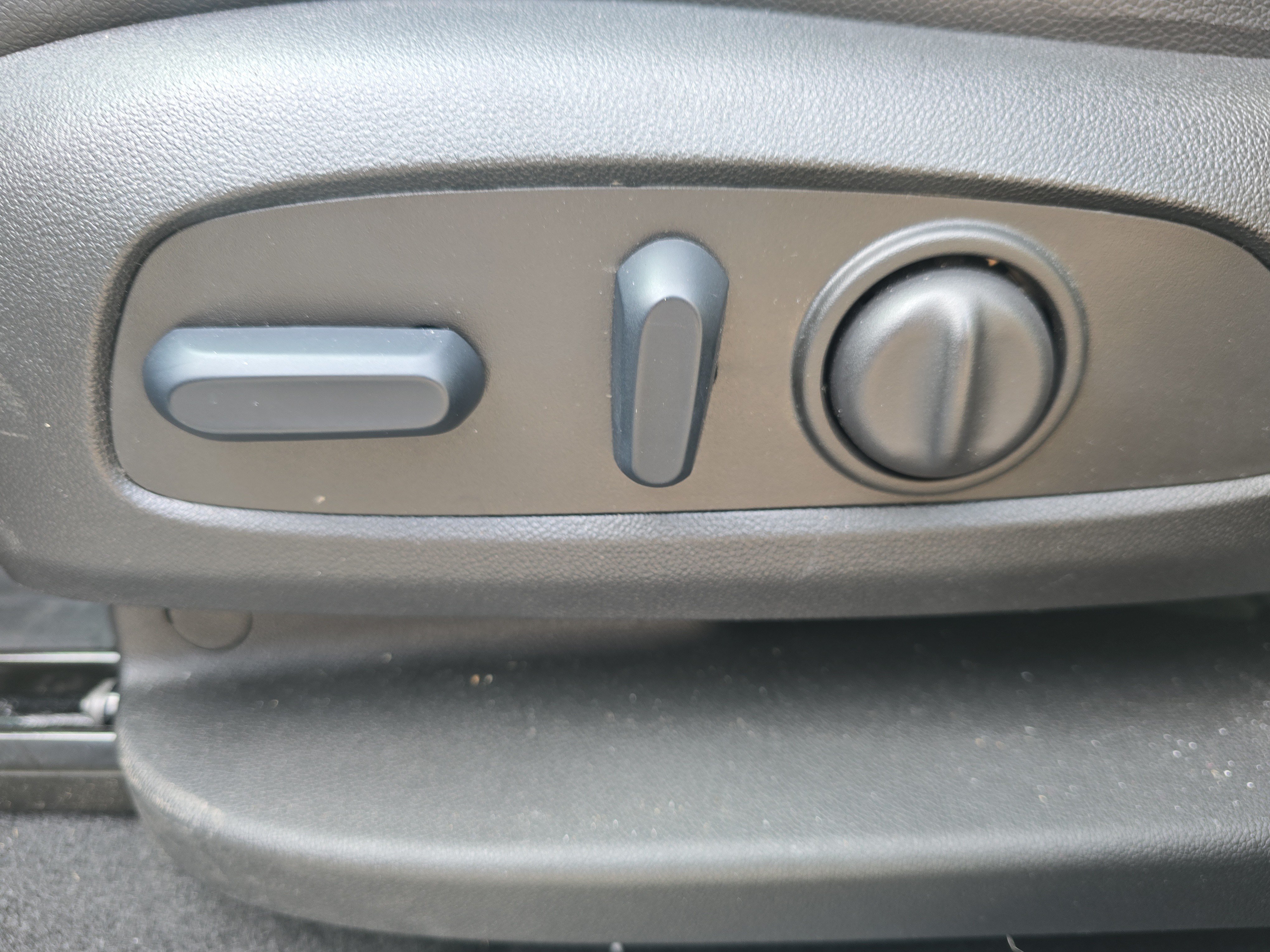 Used 2024 Chevrolet Equinox Premier AWD/4WD image 22
