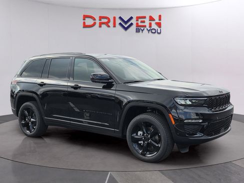 New 2025 Jeep Grand Cherokee Limited w/ Luxury Tech Group II image 7
