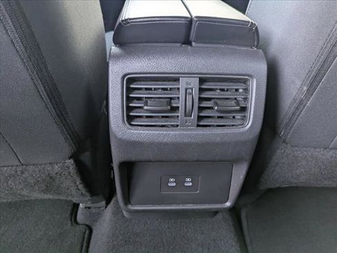 Used 2025 Nissan Rogue SV AWD/4WD image 17