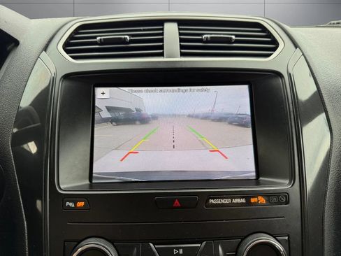 Used 2019 Ford Explorer XLT w/ Equipment Group 202A AWD/4WD image 33