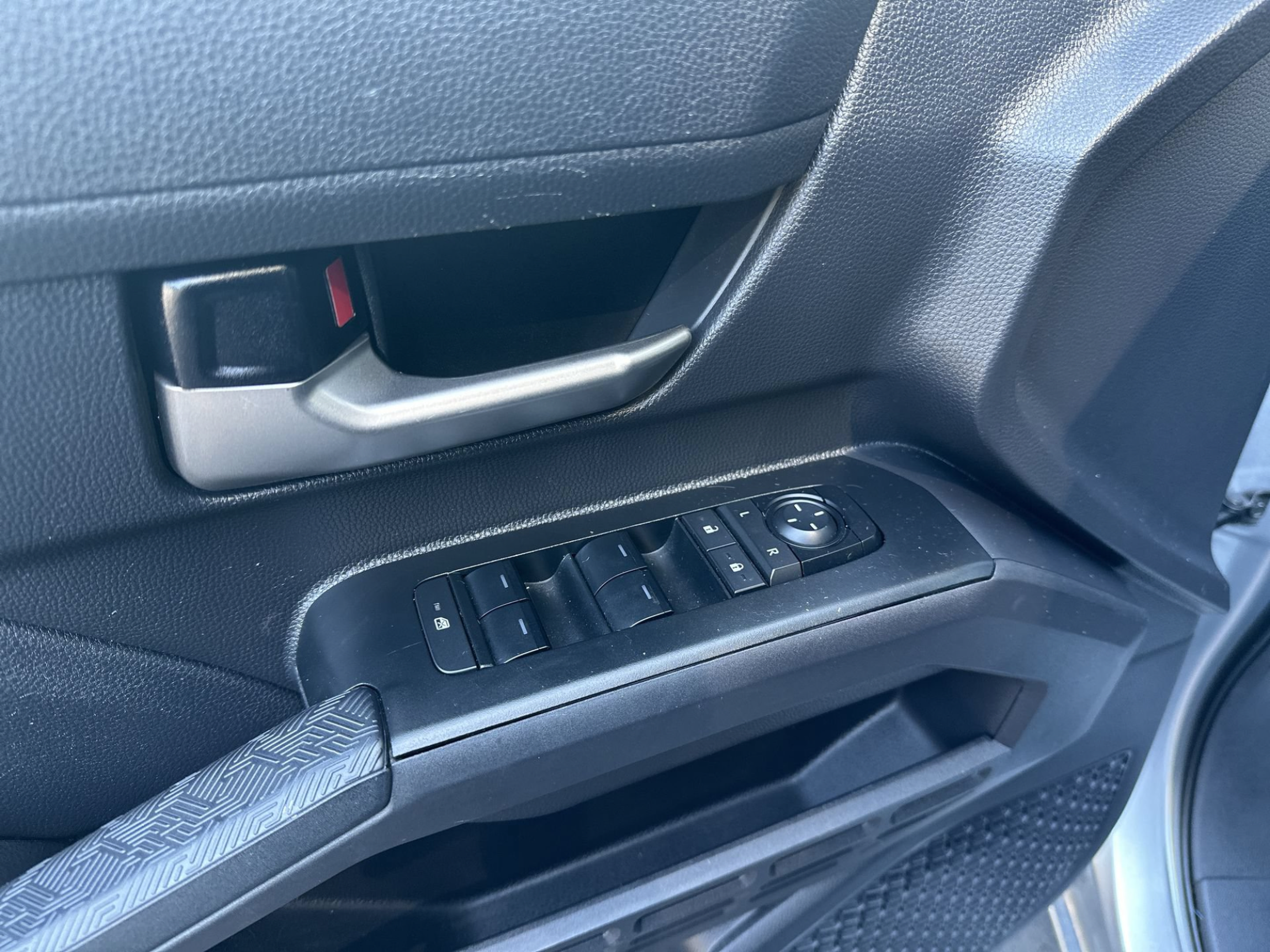 Used 2024 Toyota Tacoma TRD Sport AWD/4WD image 15