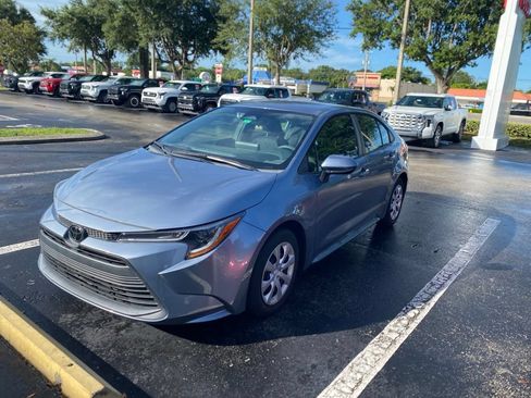 Used 2024 Toyota Corolla LE FWD image 5