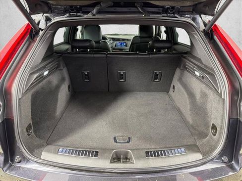 Used 2023 Cadillac XT4 Premium Luxury FWD image 18