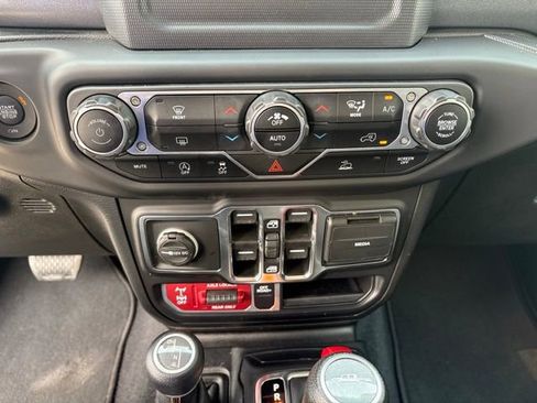 Used 2021 Jeep Gladiator Mojave w/ Trailer Tow Package image 19