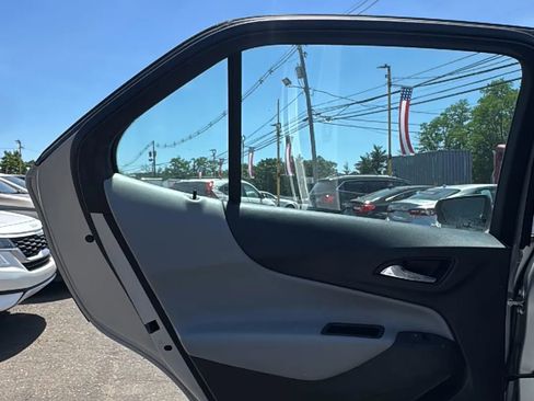 Used 2022 Chevrolet Equinox LS AWD/4WD image 13