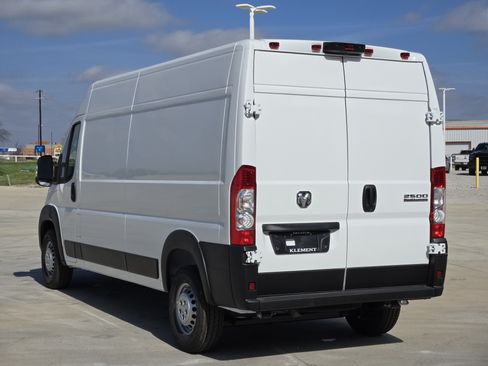 New 2026 RAM ProMaster 2500 w/ Convenience Group FWD image 5
