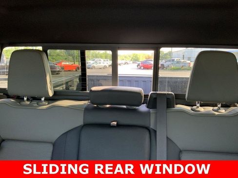 Used 2023 Chevrolet Silverado 1500 ZR2 w/ Technology Package image 7