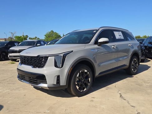 New 2026 Kia Sorento S image 4