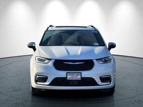 New 2026 Chrysler Pacifica Pinnacle image 9