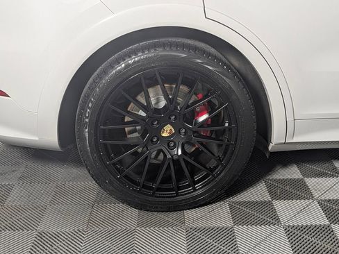 Certified 2023 Porsche Cayenne GTS AWD/4WD image 13