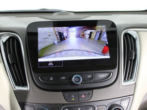 Used 2024 Chevrolet Malibu LT image 17