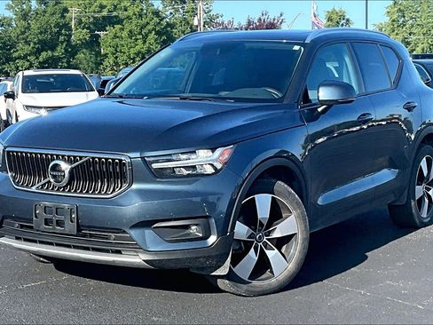 Used 2021 Volvo XC40 T5 Momentum w/ Premium Package AWD/4WD image 7