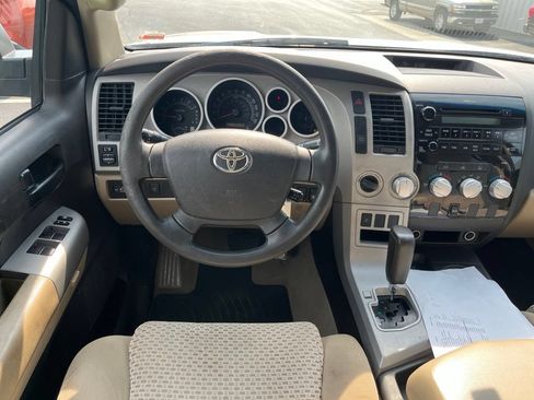 Used 2008 Toyota Tundra 4x4 CrewMax w/ Tow Pkg image 27