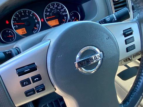 Used 2018 Nissan Frontier SL image 41