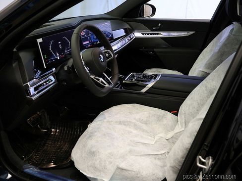 Used 2026 BMW 740i xDrive w/ Premium Package AWD/4WD image 11