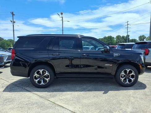 New 2026 GMC Yukon AT4 w/ AT4 Premium Plus Package AWD/4WD image 8