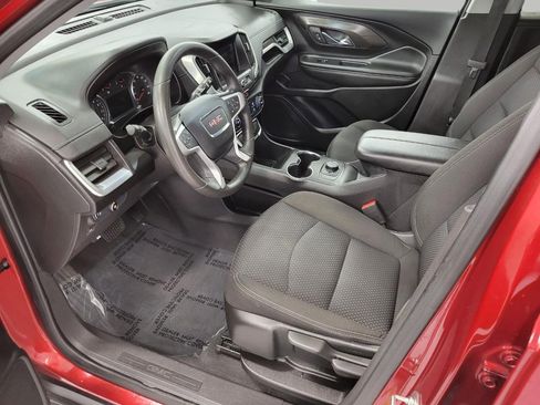 Used 2024 GMC Terrain SLE image 10