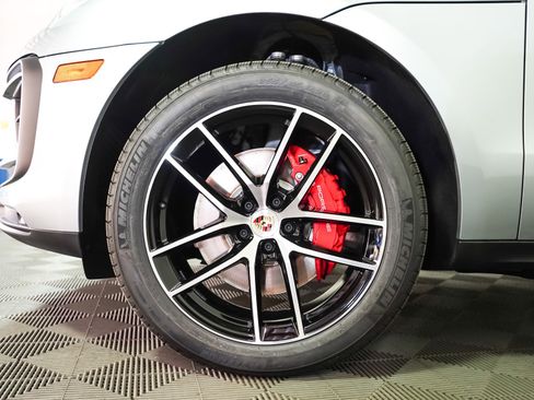 New 2026 Porsche Macan S image 14