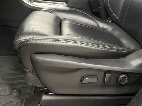Used 2020 Subaru Ascent Limited w/ Technology Package AWD/4WD image 12