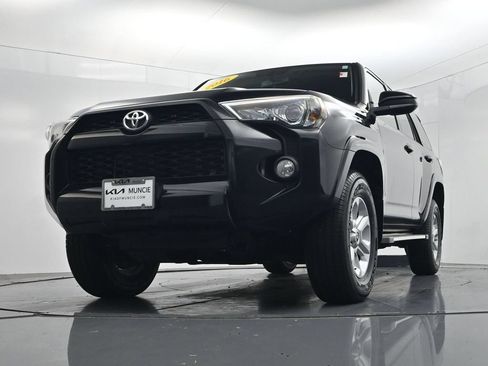 Used 2016 Toyota 4Runner SR5 AWD/4WD image 40