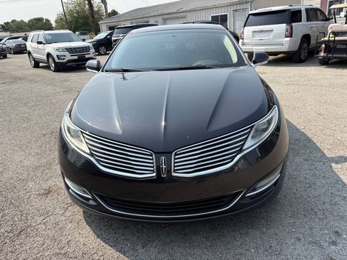 Used 2013 Lincoln MKZ FWD image 4