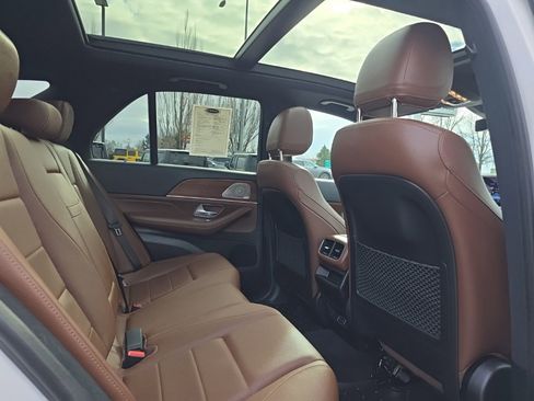 Used 2024 Mercedes-Benz GLE 350 4MATIC image 11