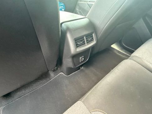 Used 2024 Chevrolet Equinox LT FWD image 23