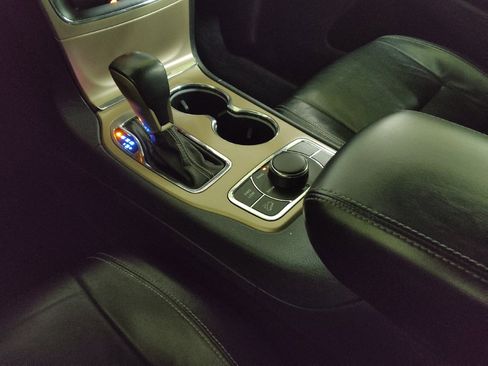 Used 2017 Jeep Grand Cherokee Limited AWD/4WD image 26
