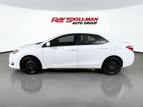 Used 2017 Toyota Corolla LE FWD image 4
