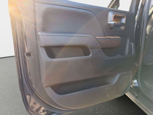 Used 2017 GMC Sierra 2500 Denali w/ Duramax Plus Package image 13