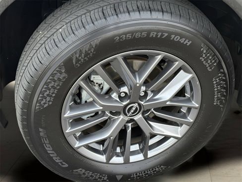 Used 2024 Nissan Rogue S image 6