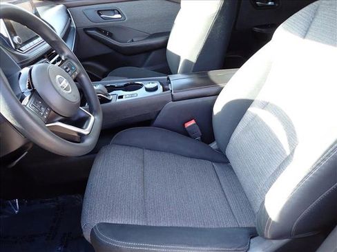 Used 2021 Nissan Rogue SV image 12