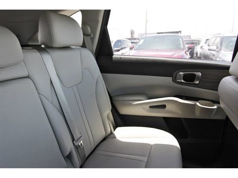 Used 2023 Kia Sorento S w/ Panoramic Sunroof Package AWD/4WD image 13