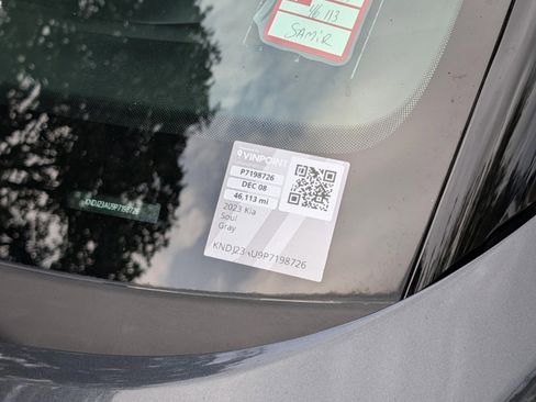 Used 2023 Kia Soul LX w/ LX Technology Package image 13