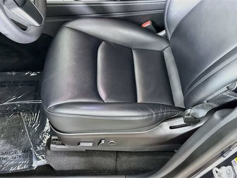Used 2023 Tesla Model Y Performance AWD/4WD image 18