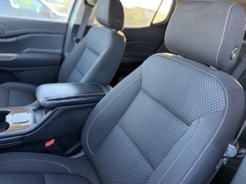 Used 2021 GMC Acadia SLE image 11