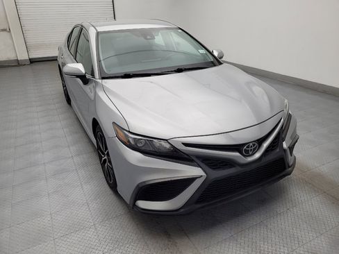 Used 2022 Toyota Camry SE image 13