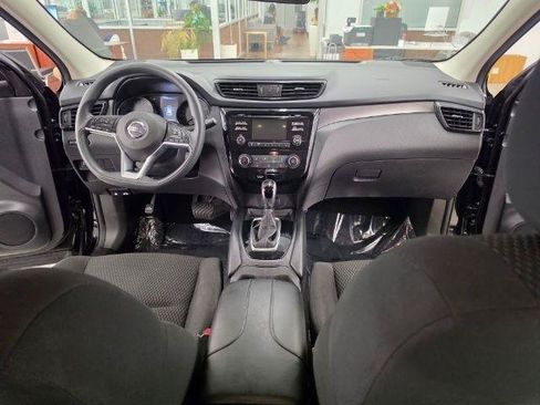 Used 2018 Nissan Rogue Sport S w/ S Appearance Package AWD/4WD image 9