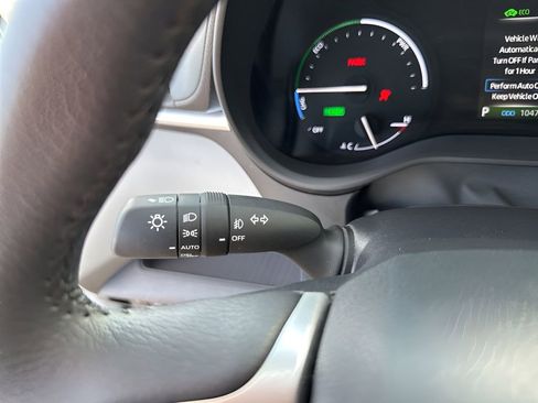 Used 2024 Toyota Sienna XLE w/ XLE Plus Package image 33