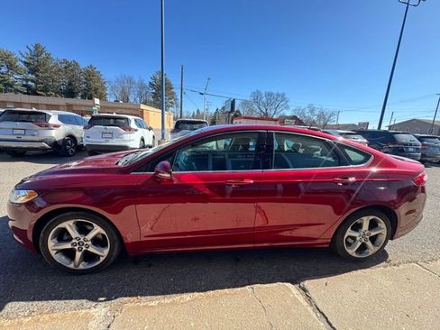 Used 2015 Ford Fusion SE image 4